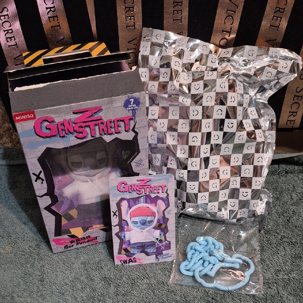 SWAG - STITCH GEN Z STREET Vinyl/Plush